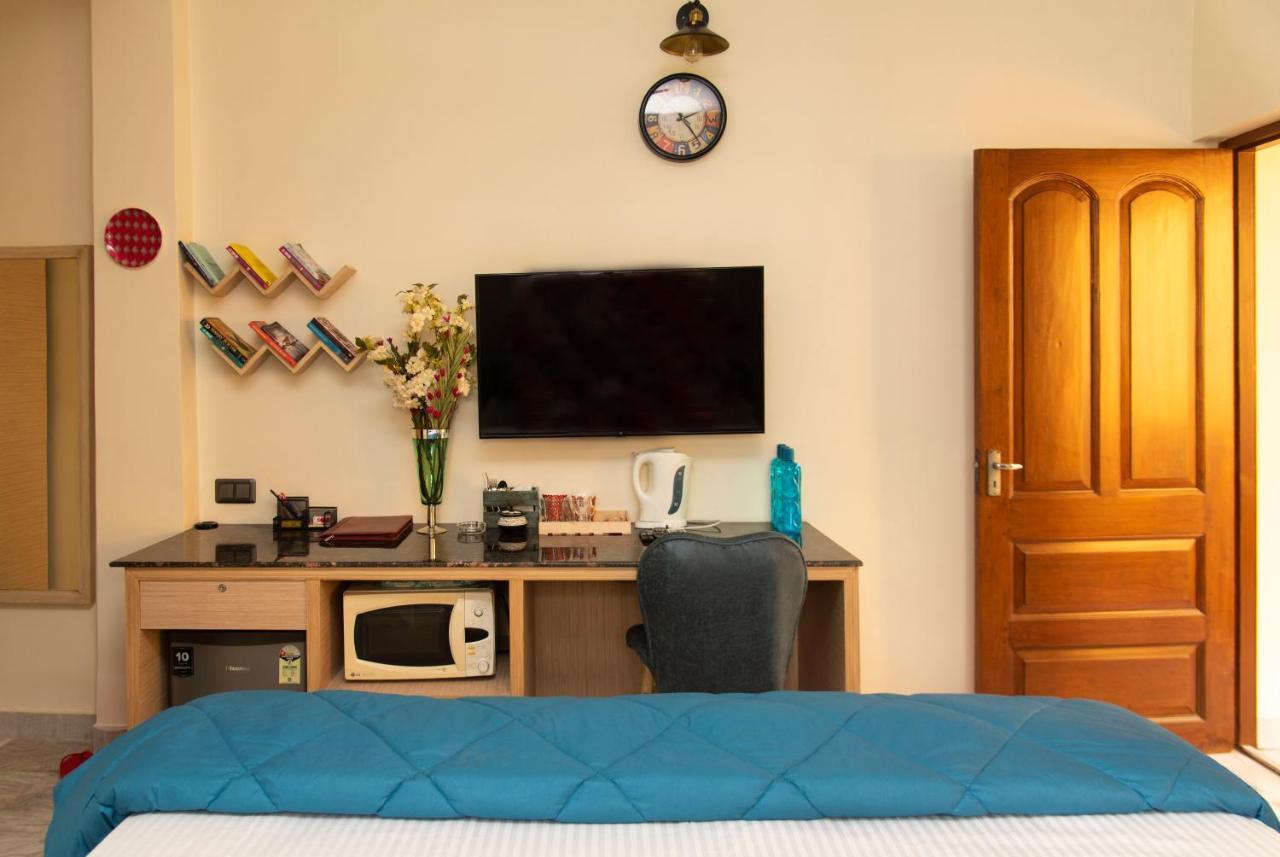 J'S Nest Otel Kalküta Dış mekan fotoğraf