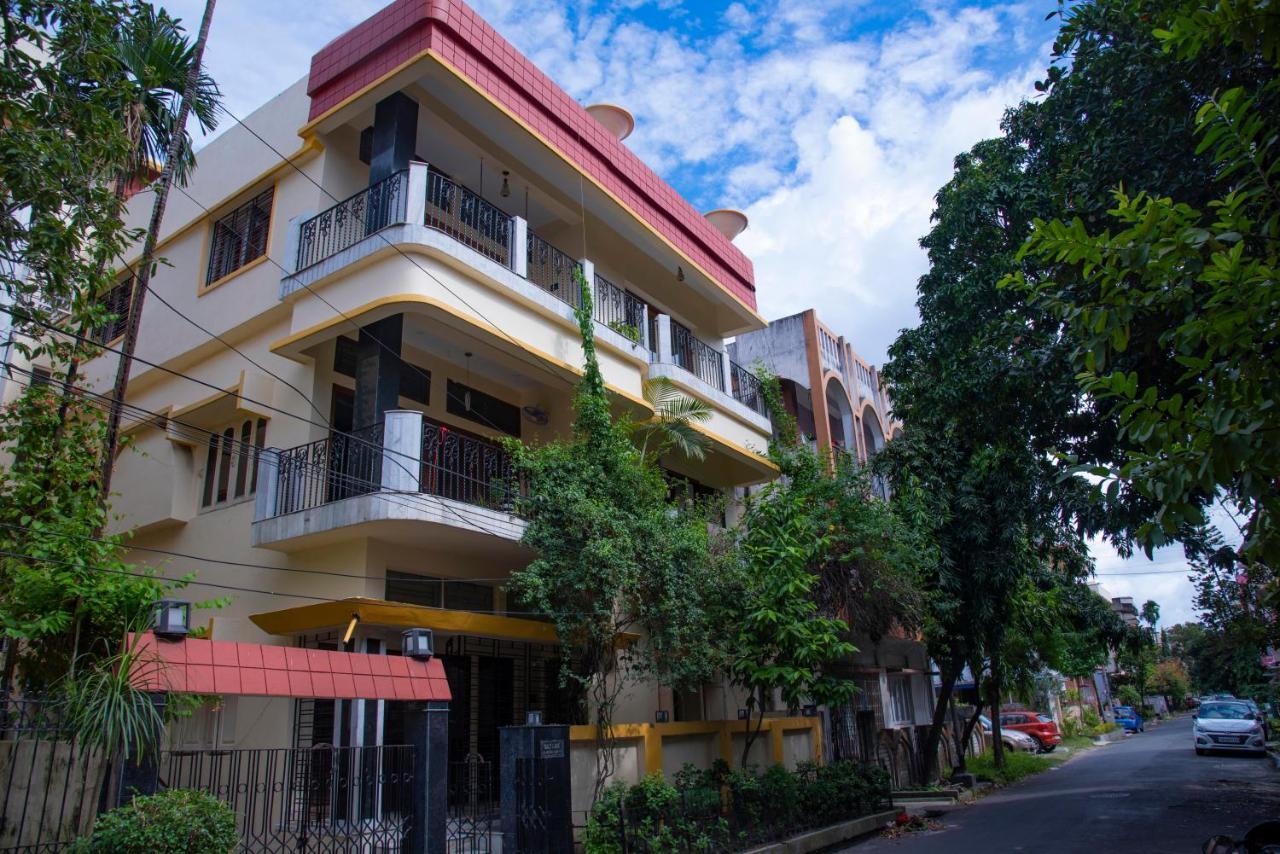 J'S Nest Otel Kalküta Dış mekan fotoğraf