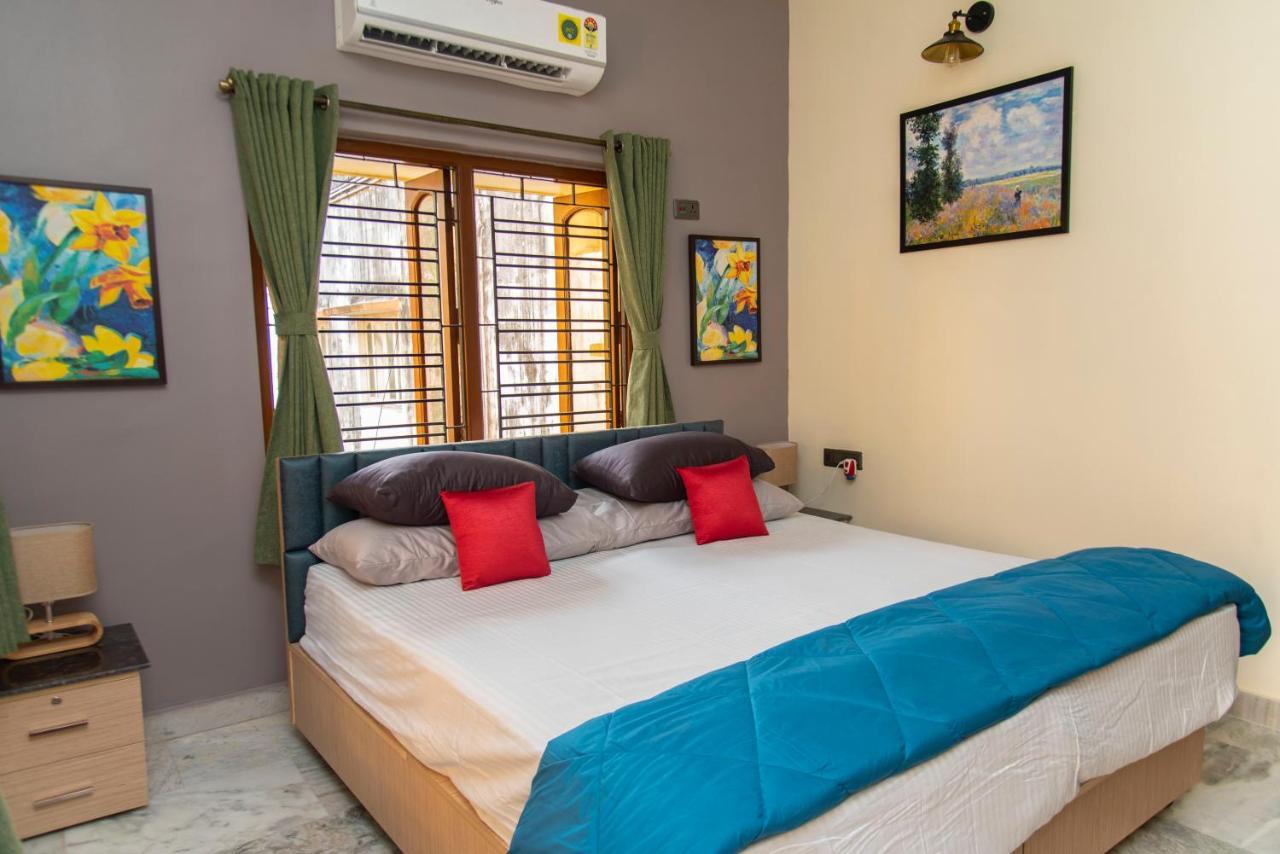 J'S Nest Otel Kalküta Dış mekan fotoğraf