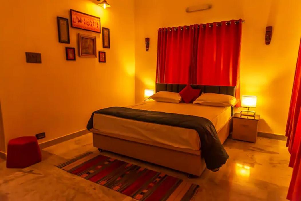 J'S Nest Otel Kalküta Dış mekan fotoğraf