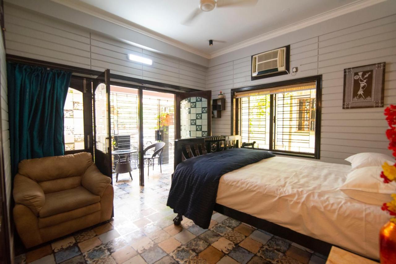 J'S Nest Otel Kalküta Dış mekan fotoğraf