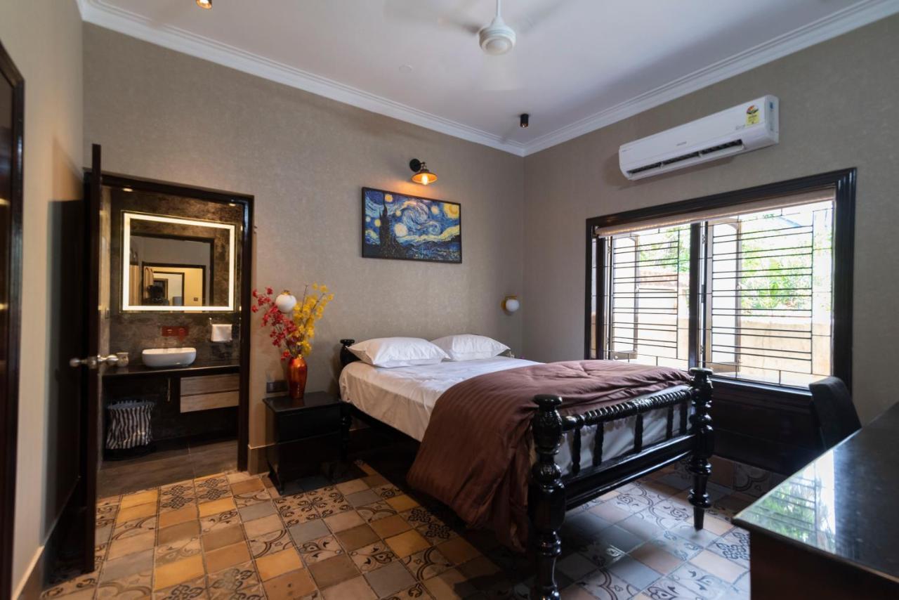 J'S Nest Otel Kalküta Dış mekan fotoğraf