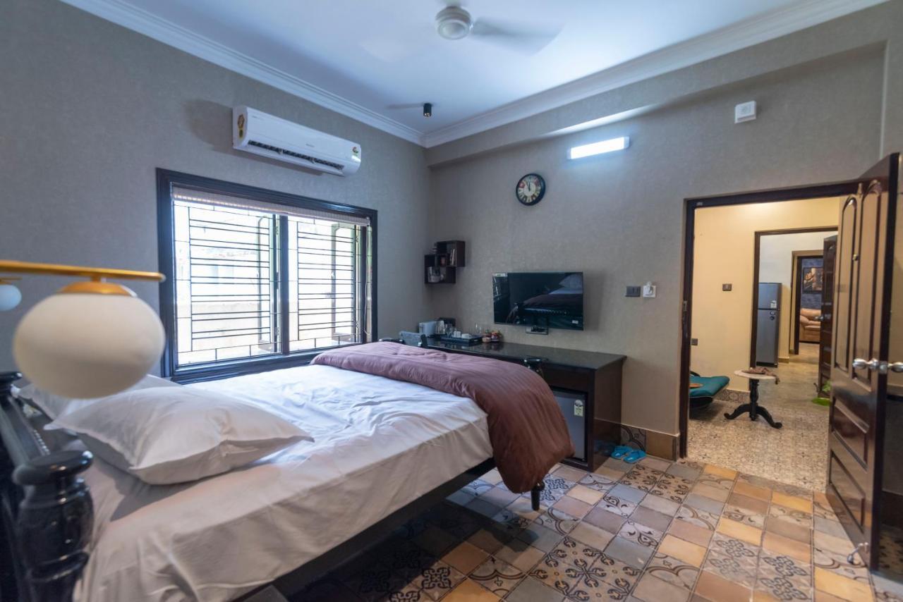 J'S Nest Otel Kalküta Dış mekan fotoğraf