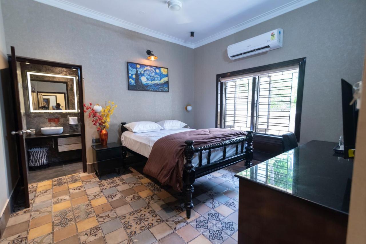 J'S Nest Otel Kalküta Dış mekan fotoğraf