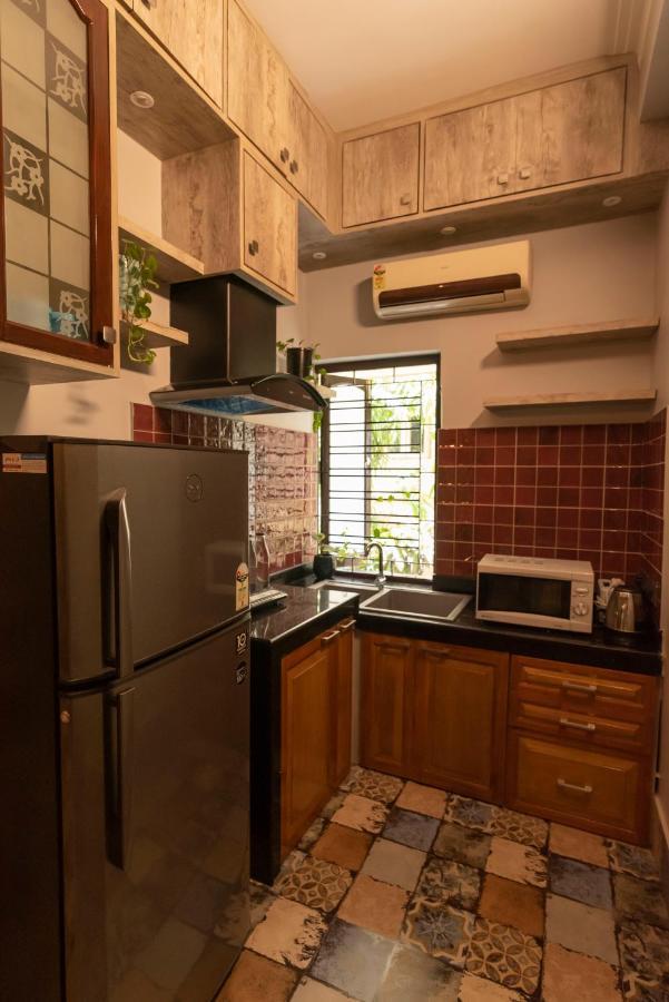 J'S Nest Otel Kalküta Dış mekan fotoğraf