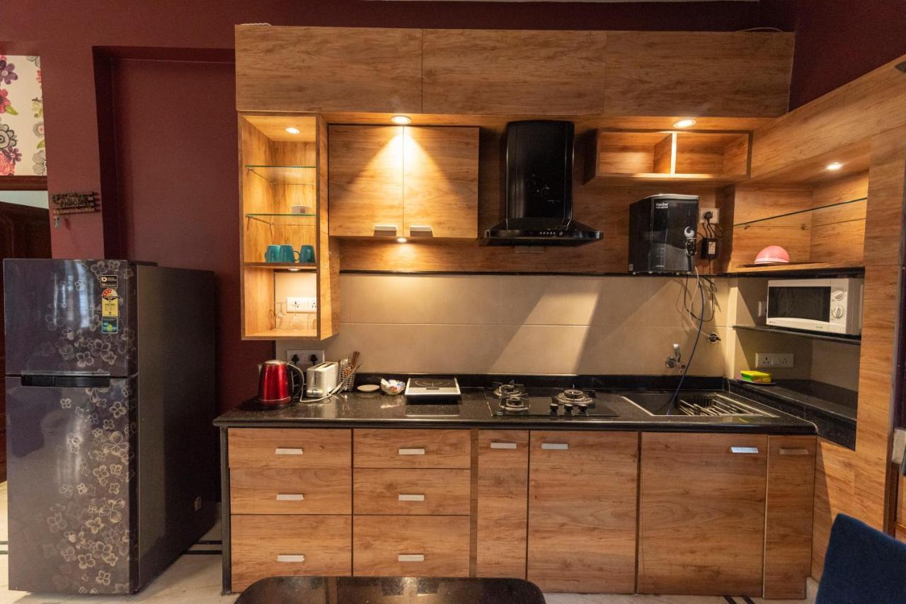 J'S Nest Otel Kalküta Dış mekan fotoğraf