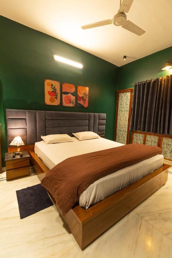 J'S Nest Otel Kalküta Dış mekan fotoğraf