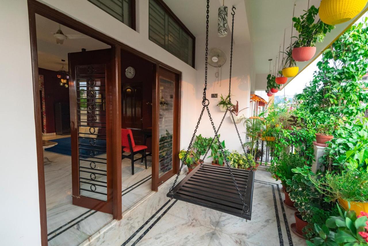 J'S Nest Otel Kalküta Dış mekan fotoğraf