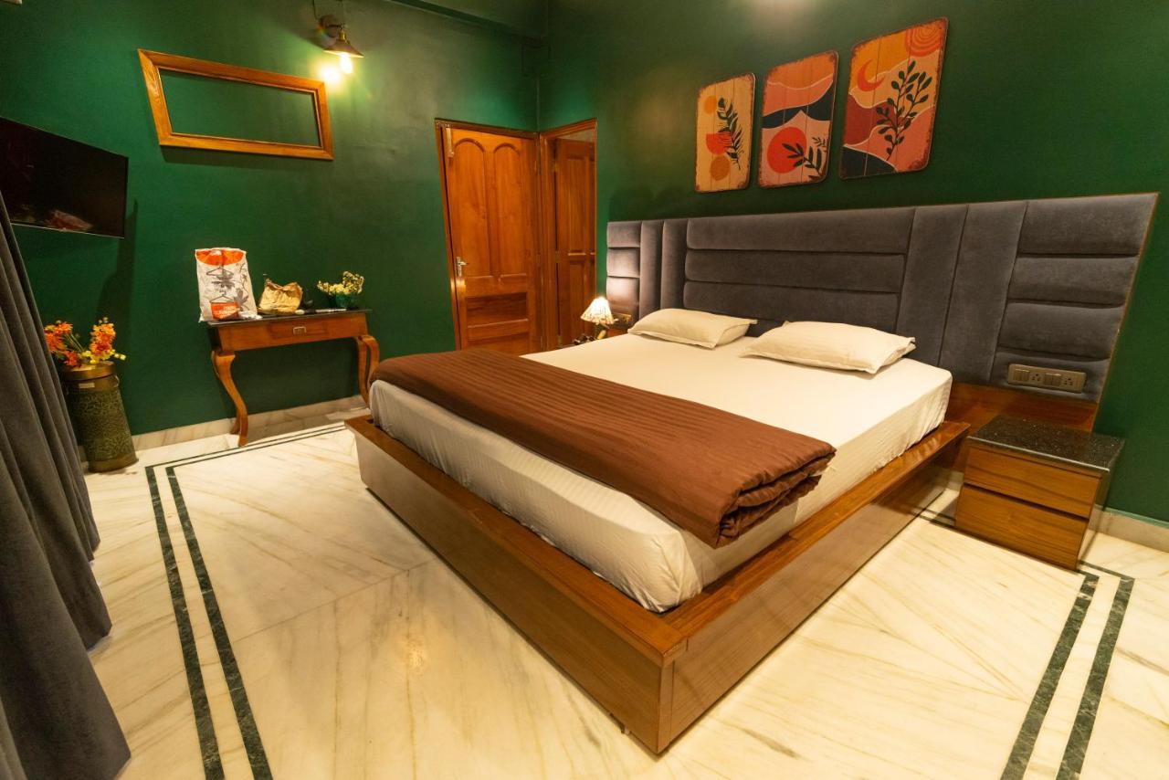 J'S Nest Otel Kalküta Dış mekan fotoğraf