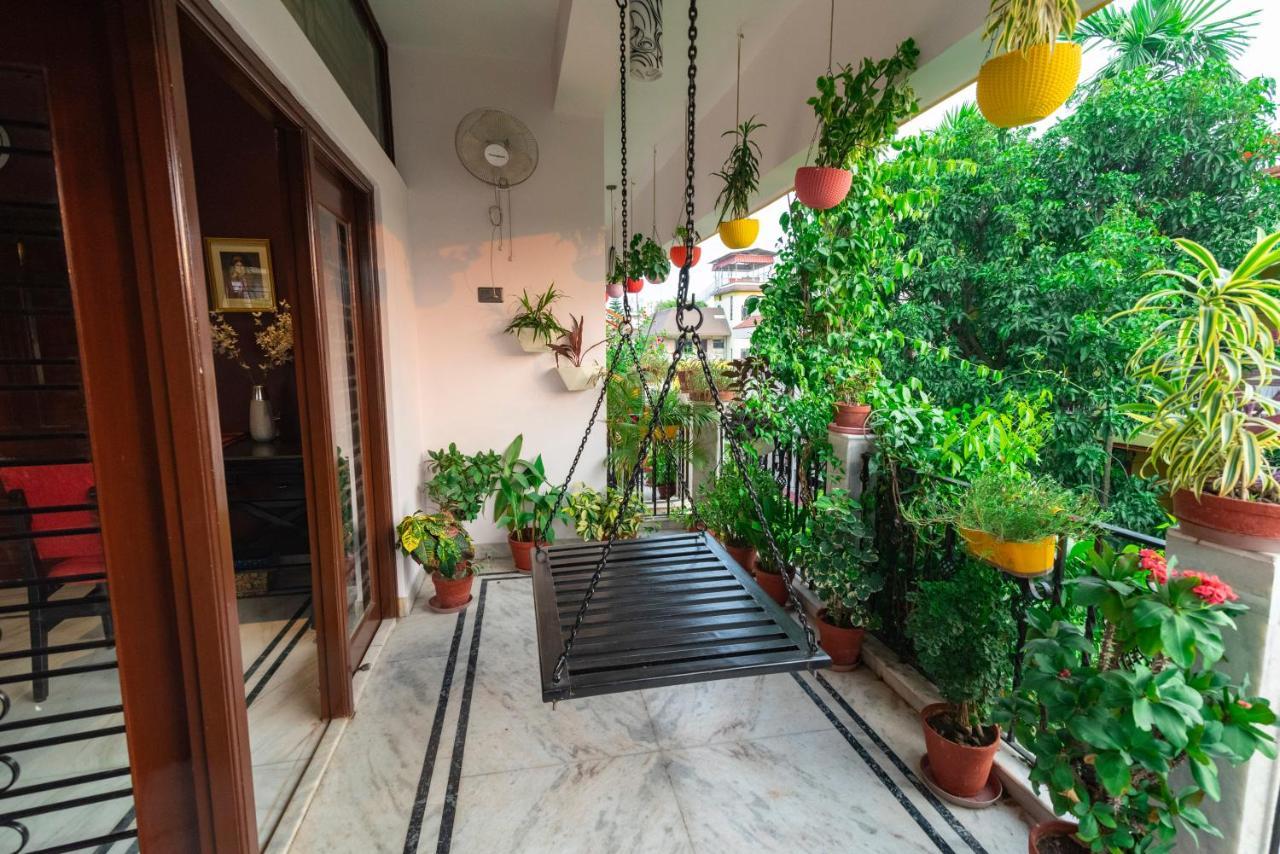 J'S Nest Otel Kalküta Dış mekan fotoğraf