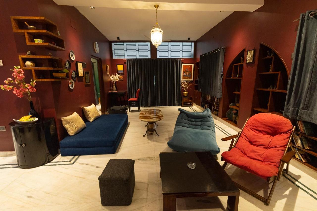J'S Nest Otel Kalküta Dış mekan fotoğraf